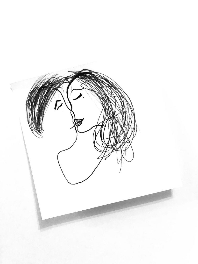 Rimasero a contemplare per ore i loro respiri perché un bacio avrebbe potuto interrompere la magia di quel momento.