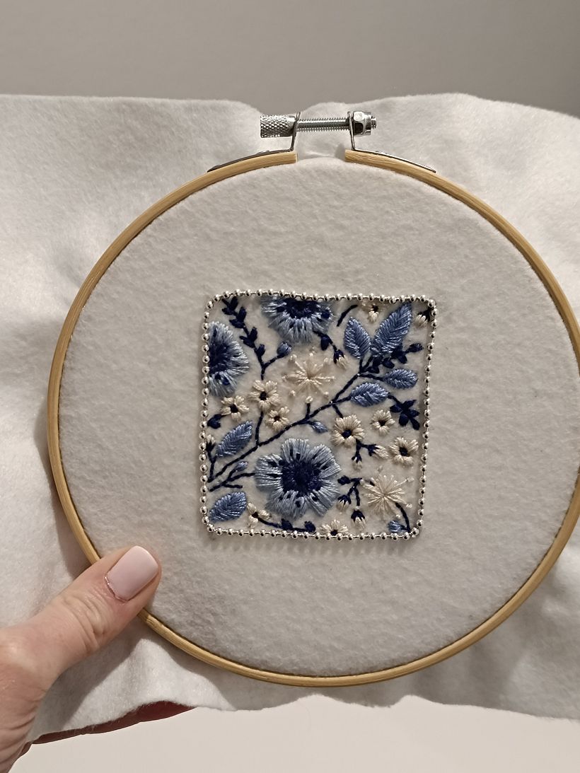 Mi proyecto del curso: Técnicas de bordado para motivos florales en fieltro 16