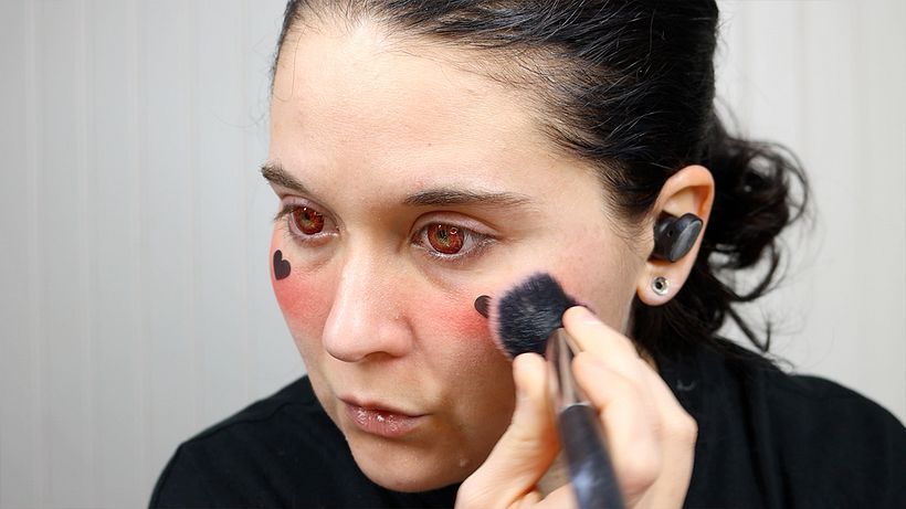 Heart Makeup Tutorial 4