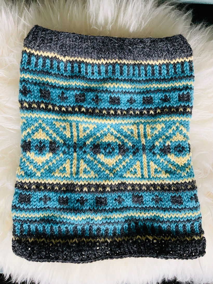 Stranded colorwork cowl 1