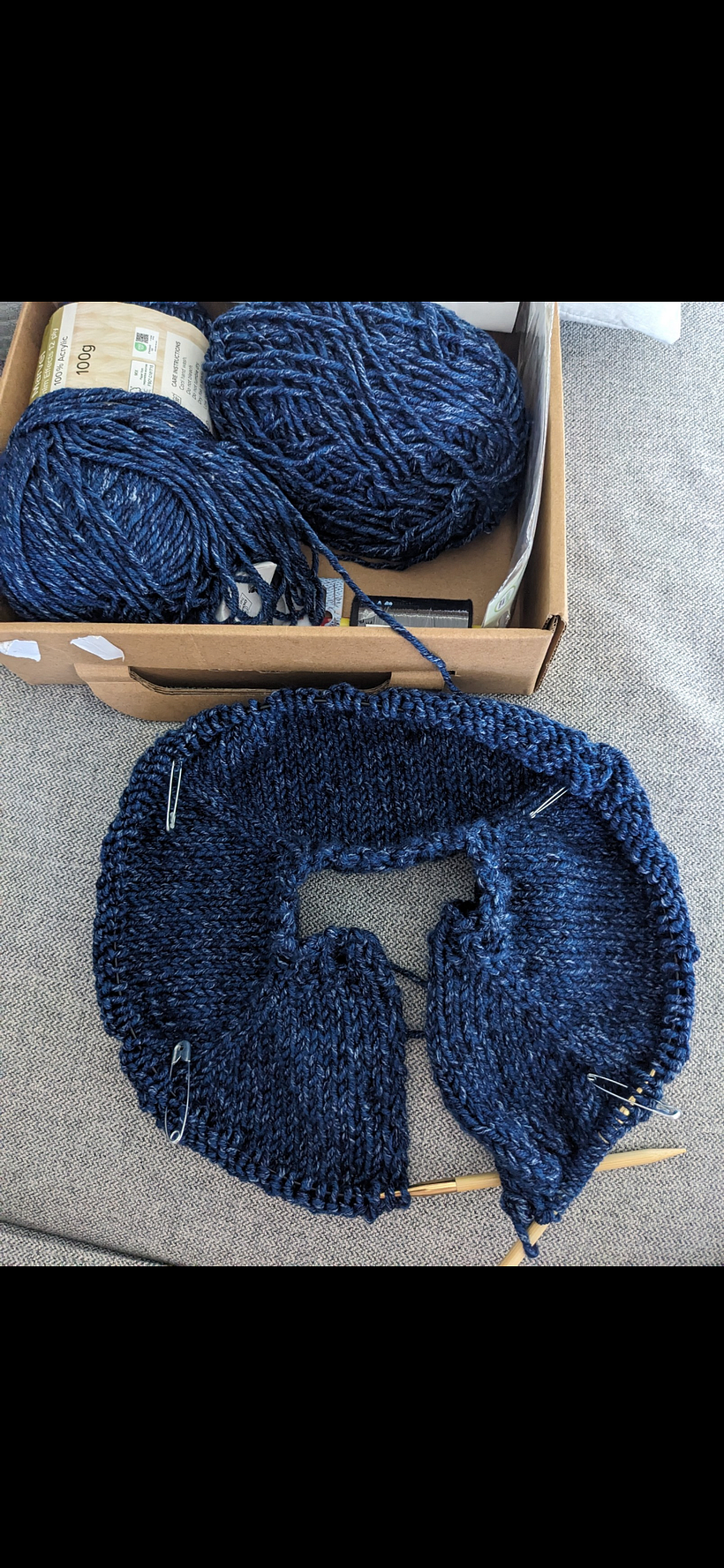 Tiny sweater for my tiny hooman 1