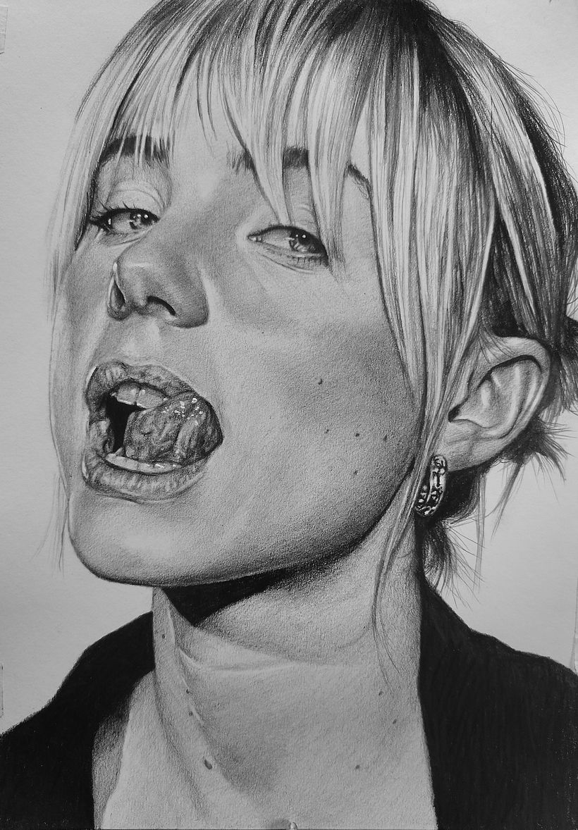 Proyecto de curso Retrato en grafito con intervención digital. 1