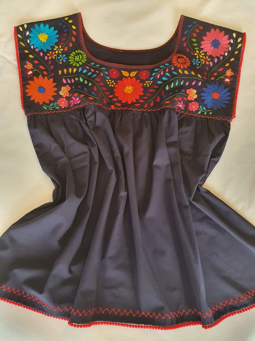 Blusa bordada en hilo de algodón 1