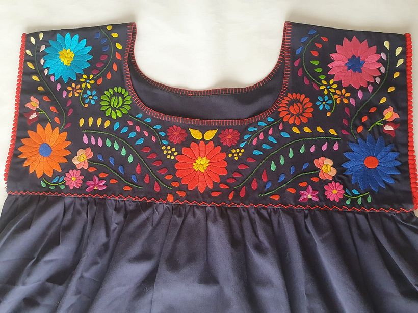 Blusa bordada en hilo de algodón 1