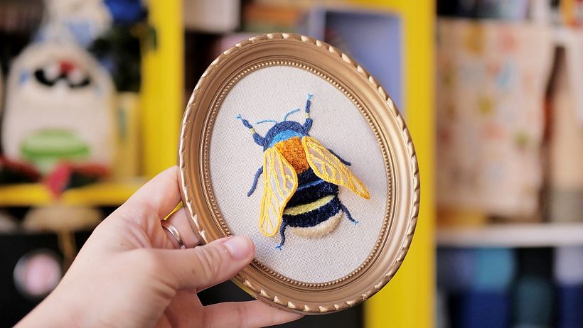 Bordar una bumble bee 1