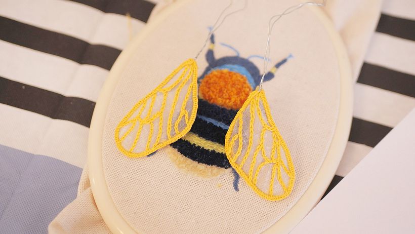 Bordar una bumble bee 5