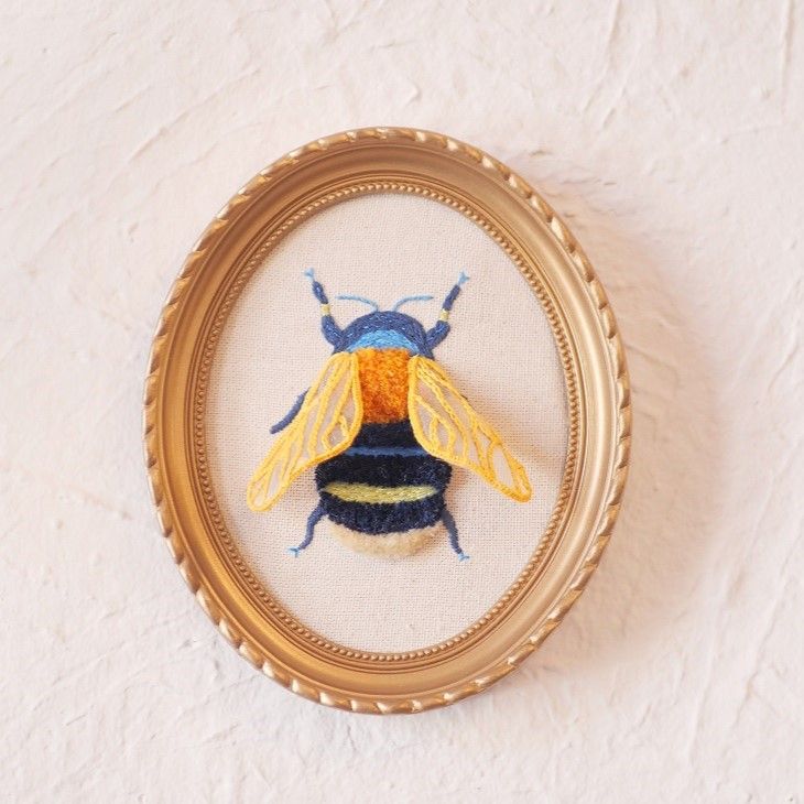Bordar una bumble bee 3