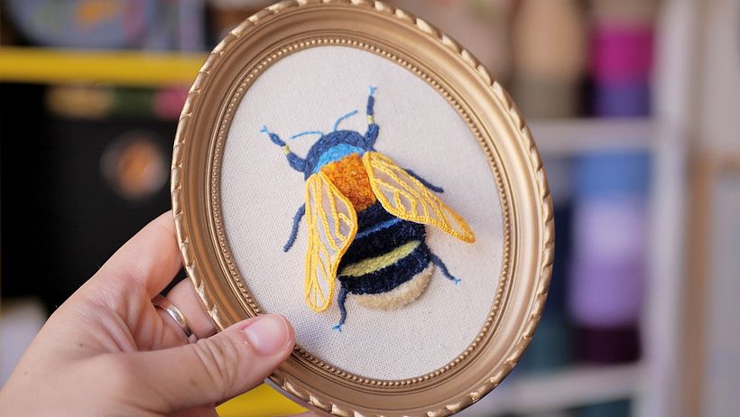 Bordar una bumble bee 2