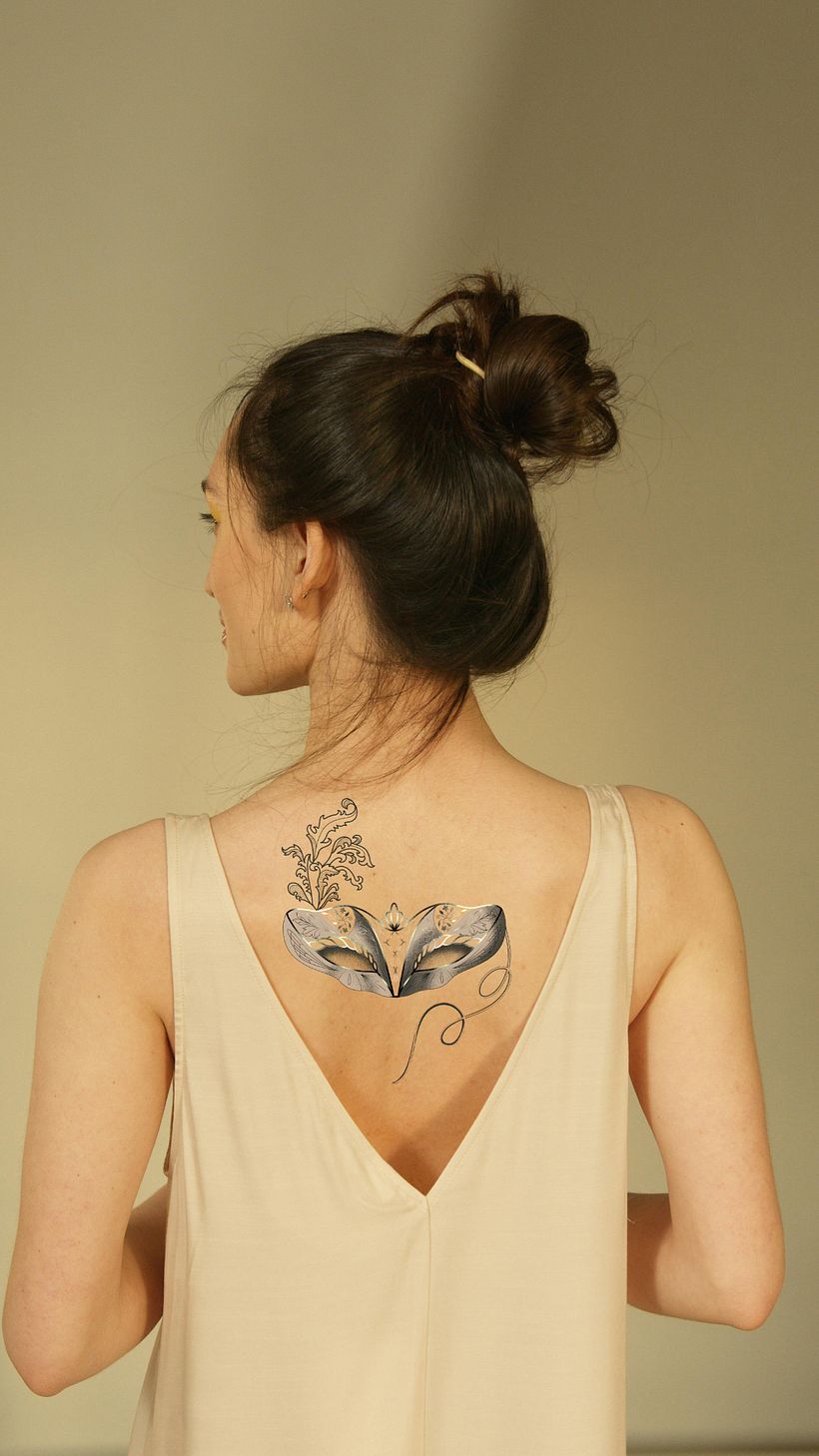 Máscara Veneziana_Design de Tatuagem com efeitos dourados 6