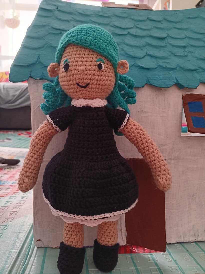 Muñeca personalizada y complementos con una aguja 1