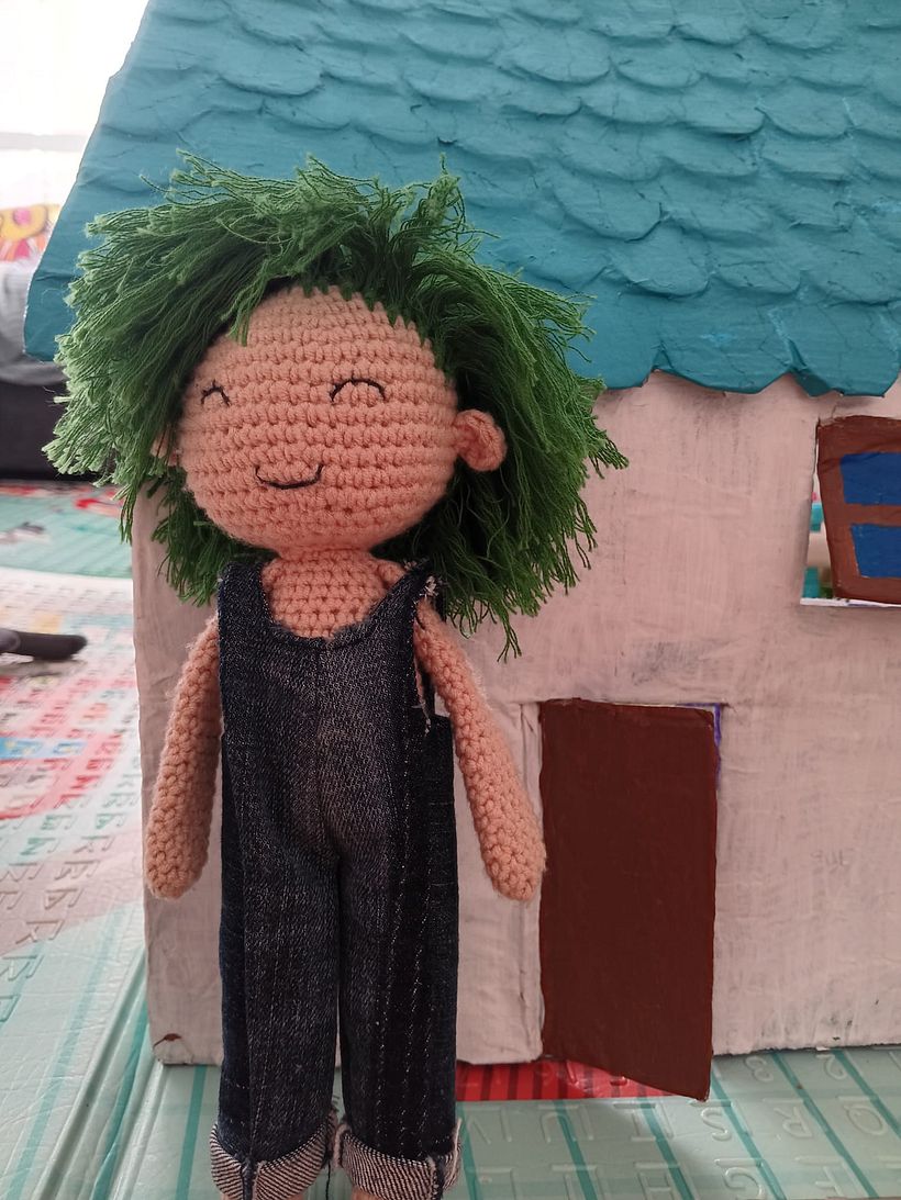 Muñeca personalizada y complementos con una aguja 1