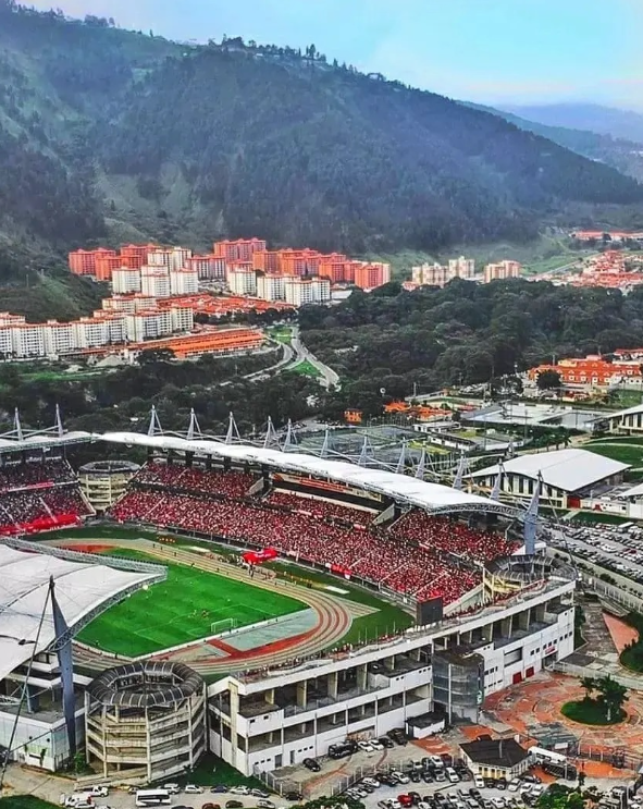 PORTALAPICES_ ESTUDIANTES DE MÉRIDA. 2