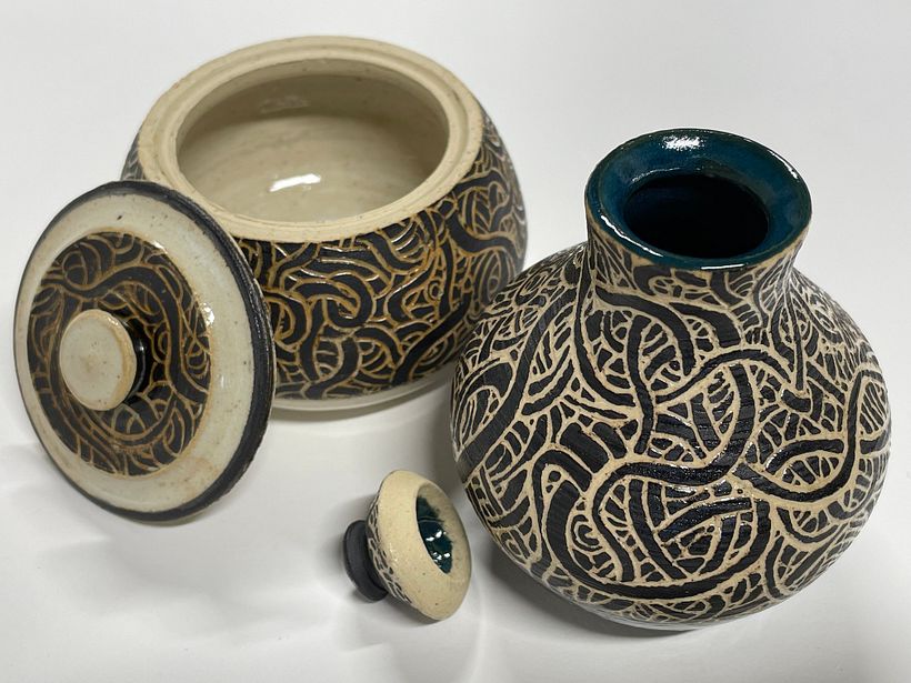 Sketching to scratching - sgraffito jars 3