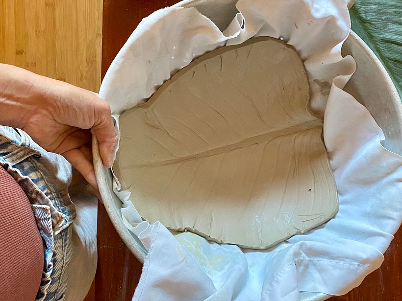 Cómo hacer un centro de mesa de cerámica con una cala 3
