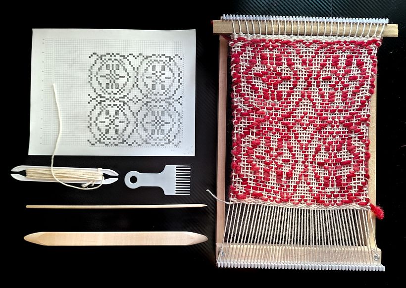 Intertwined Circles: Frame Loom Weaving 1