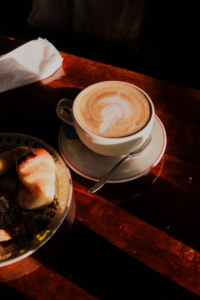 esperando en el café 1