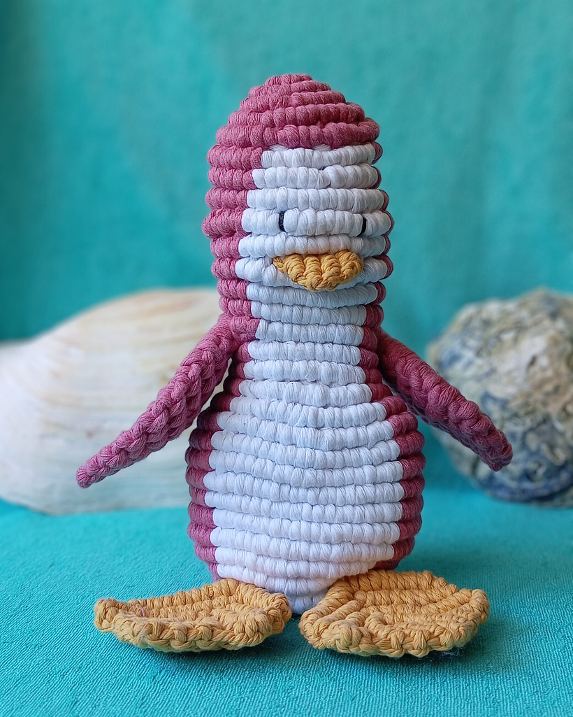 My first 3D-Macrame-Penguin 2
