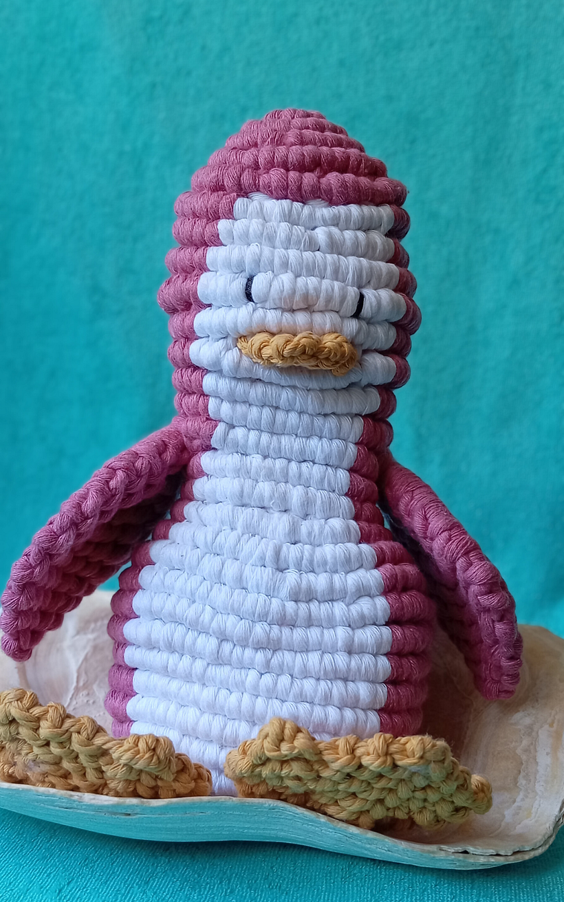My first 3D-Macrame-Penguin 4