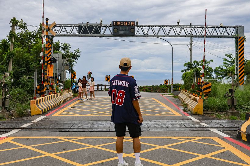 Taimali's Scenic Rail Crossing 1