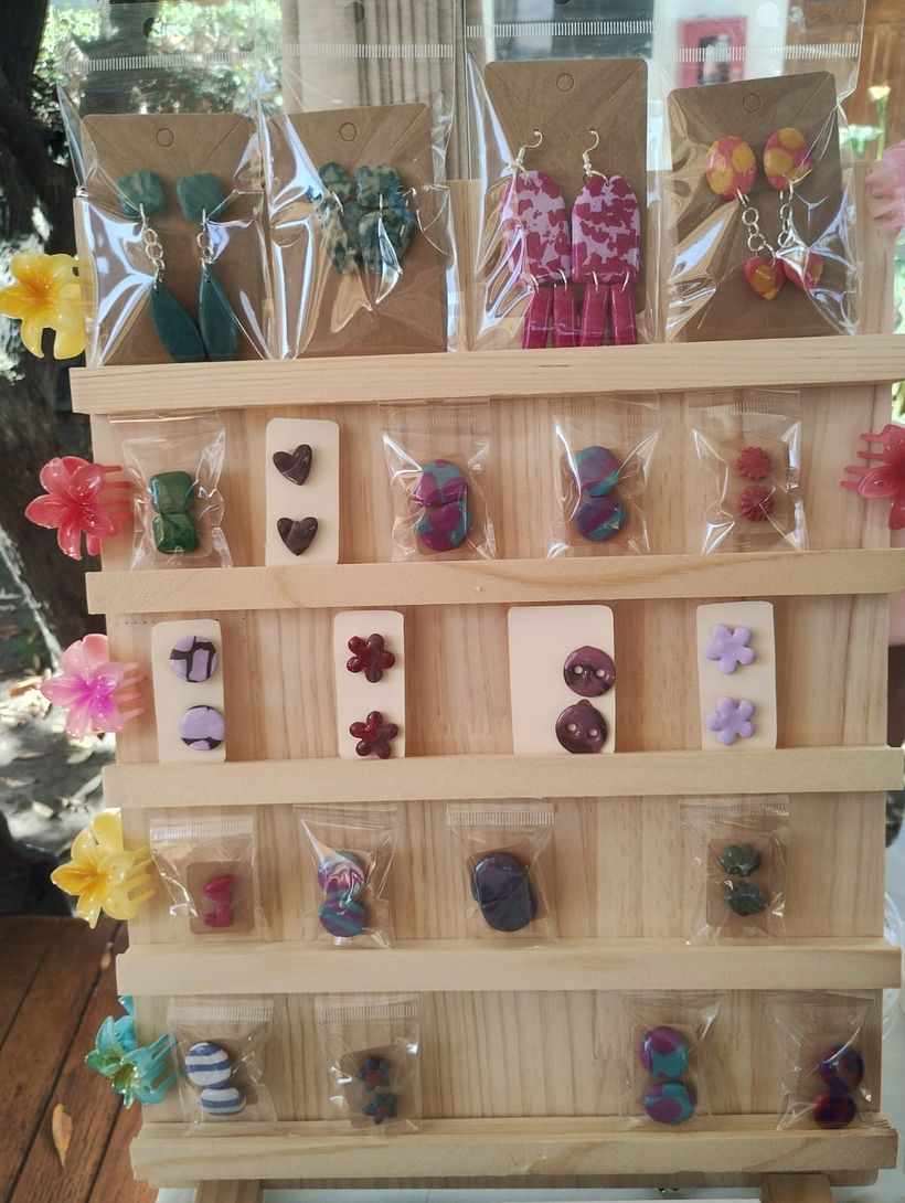Emprendimiento aretes de cerámica Polimérica 2