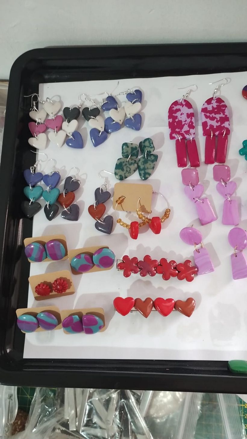 Emprendimiento aretes de cerámica Polimérica 1