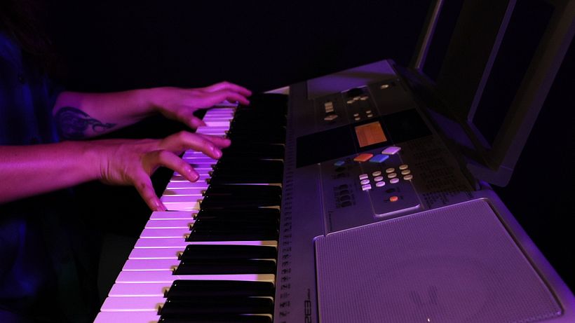 COMERCIAL TECLADO YAMAHA 2