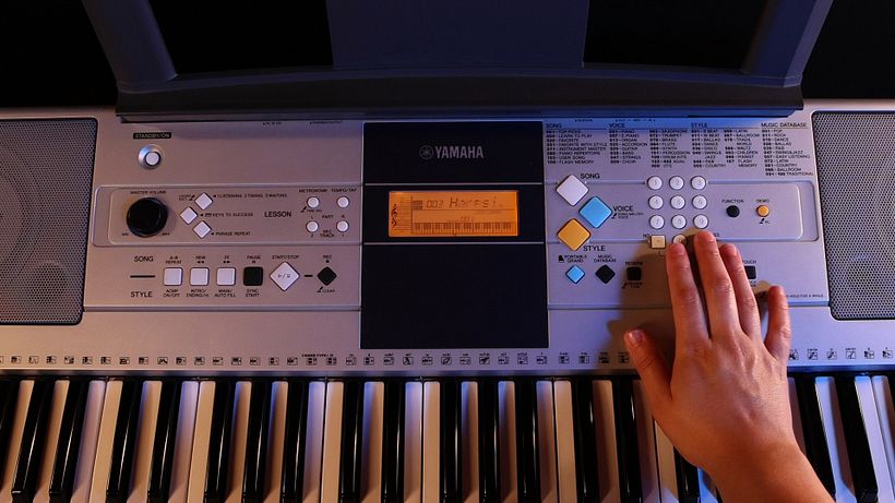 COMERCIAL TECLADO YAMAHA 3