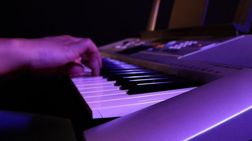 COMERCIAL TECLADO YAMAHA 6