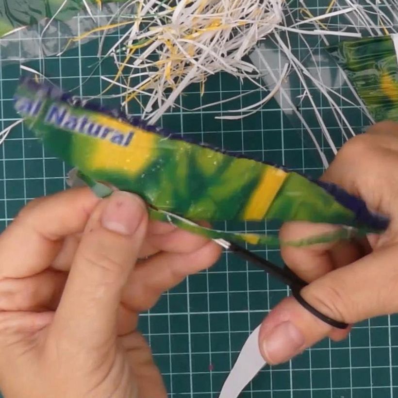 Late Bloomer: Botanical Plastic Mosaik 3