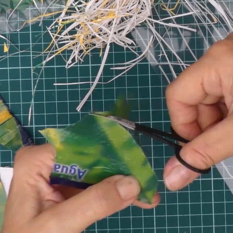 Late Bloomer: Botanical Plastic Mosaik 4