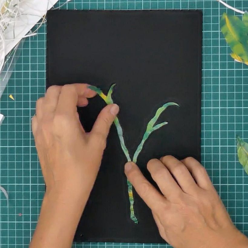 Late Bloomer: Botanical Plastic Mosaik 1
