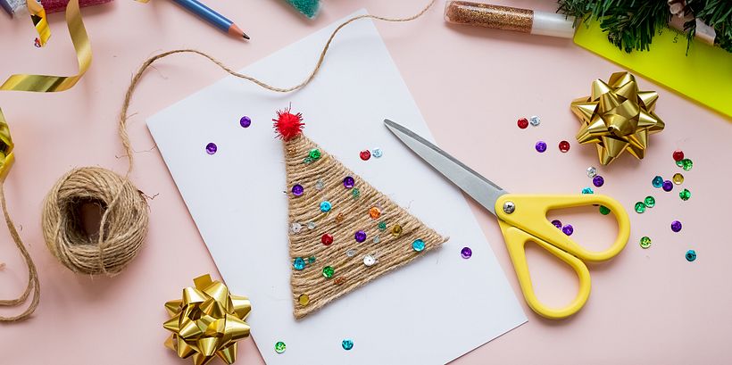 Cómo hacer tus propias postales navideñas ilustradas: paso a paso con ideas de lettering y collage 1