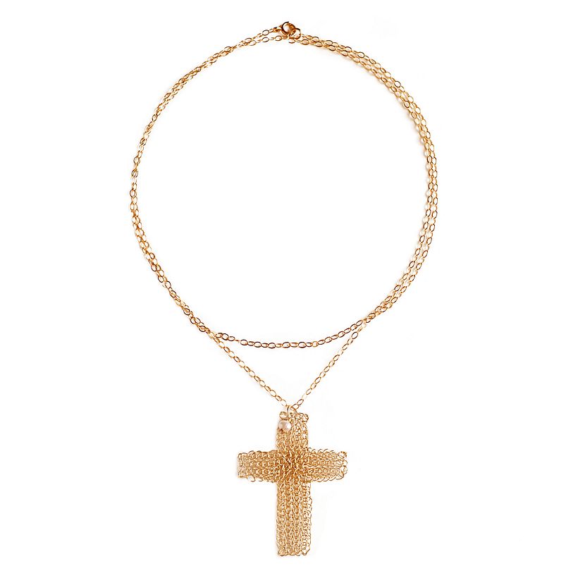 Statement cross pendant 1