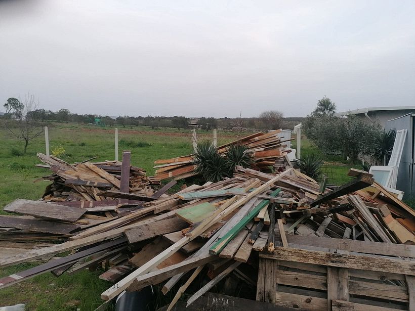 From Construction Waste Dump to Cozy Home 1