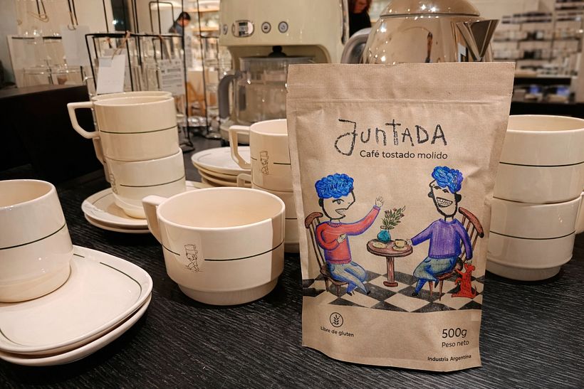 Café Juntada — Branding & Packaging Design 13
