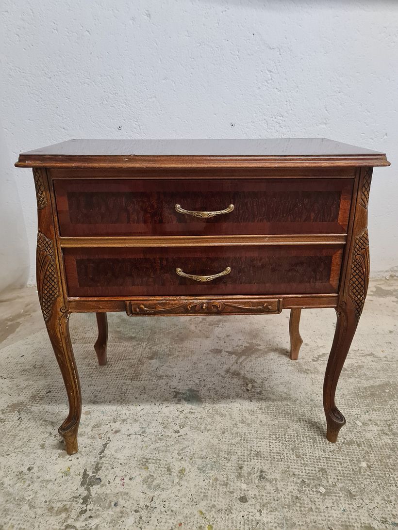 La mesa de noche 1