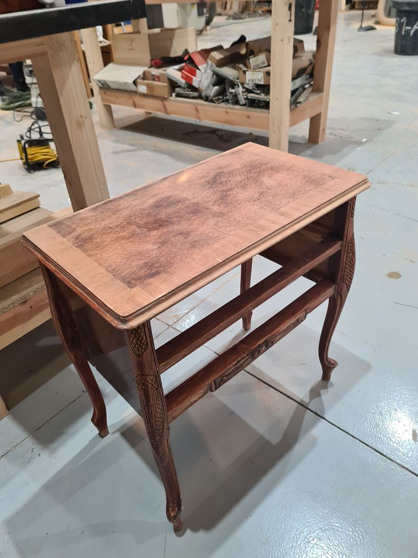 La mesa de noche 1