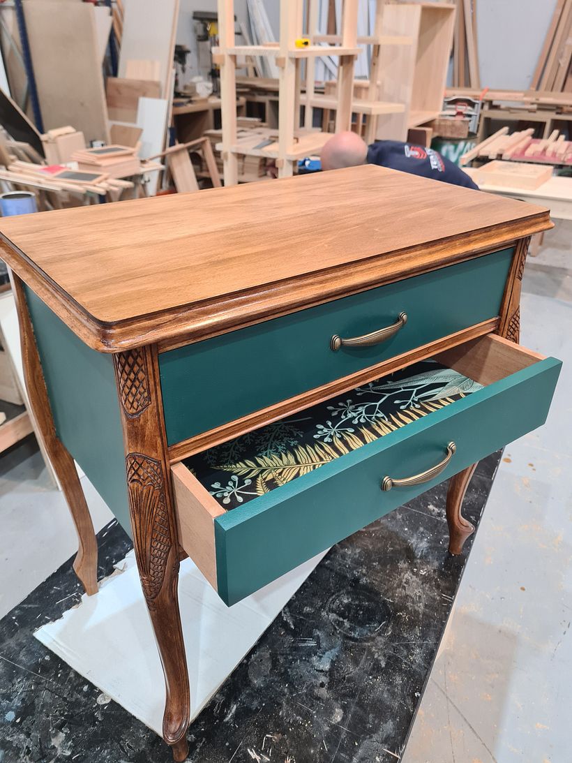 La mesa de noche 4