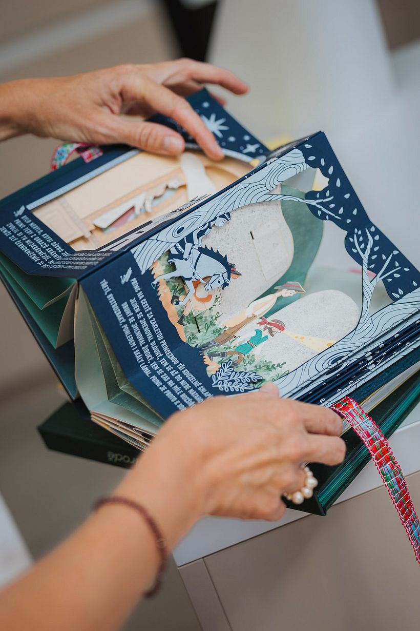 Interactive Pop-Up Fairy Tale 1