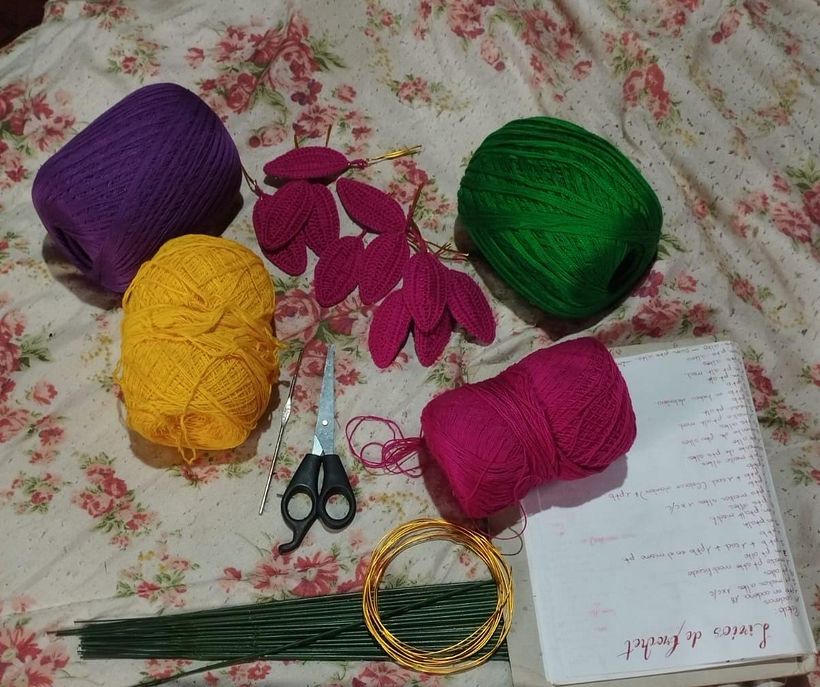 Florecer Puntada a Puntada: Creación de una colección de flores a crochet 1