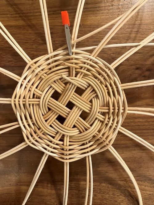 Project in Contemporary Basketry Techniques Applied to Fashion 1